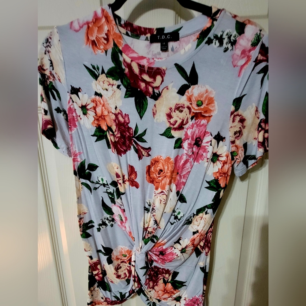 Floral Print Knot-Front Short Sleeve Top